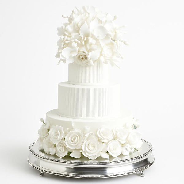 Bolo 3 Andares Riscado com Bouquet Branco
