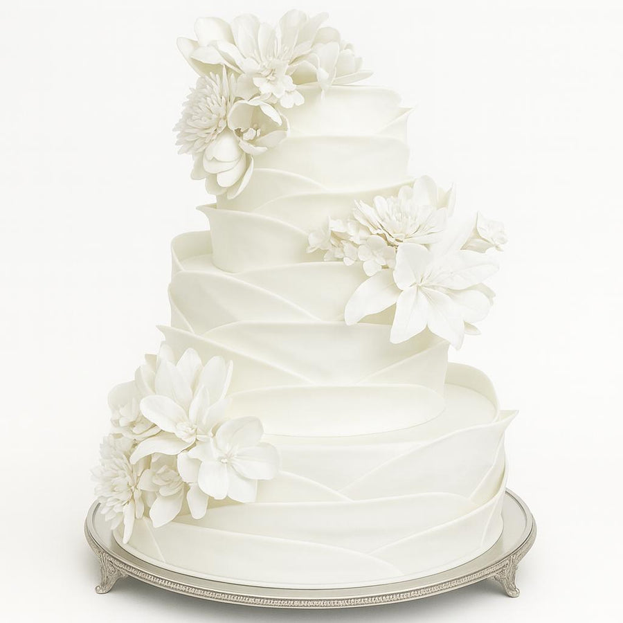 Bolo Ruffle Orgânico com Bouquet Branco